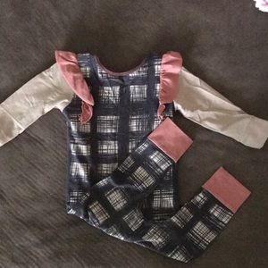 Rags to Raches Ruffle crosshatch